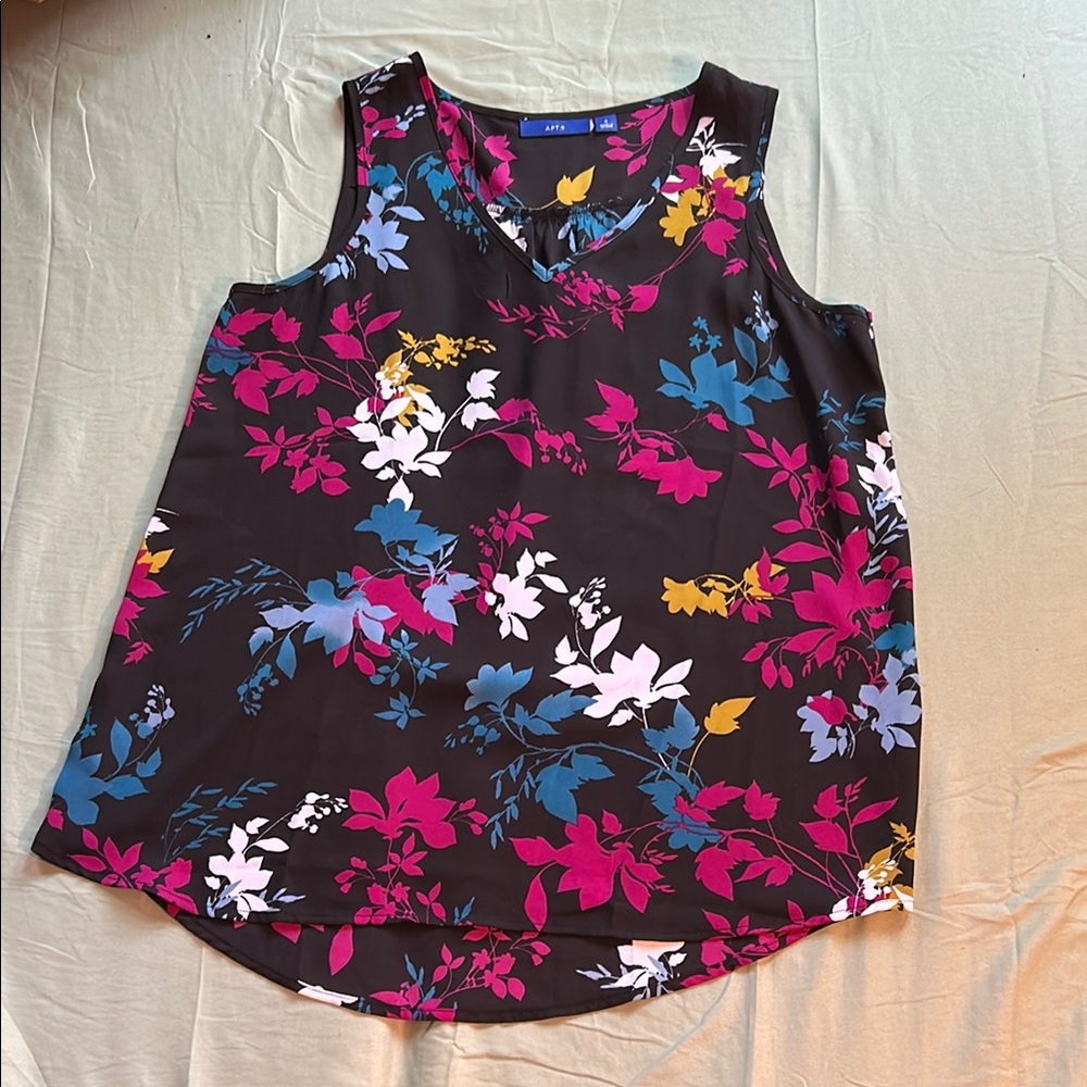 Apt. 9 Black and Pink Relaxed Tank Top